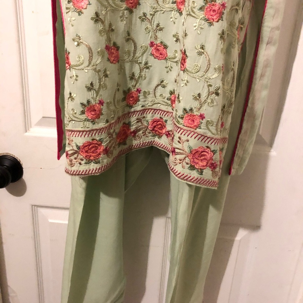 Pakistani Indian Shalwar Kameez - image 4